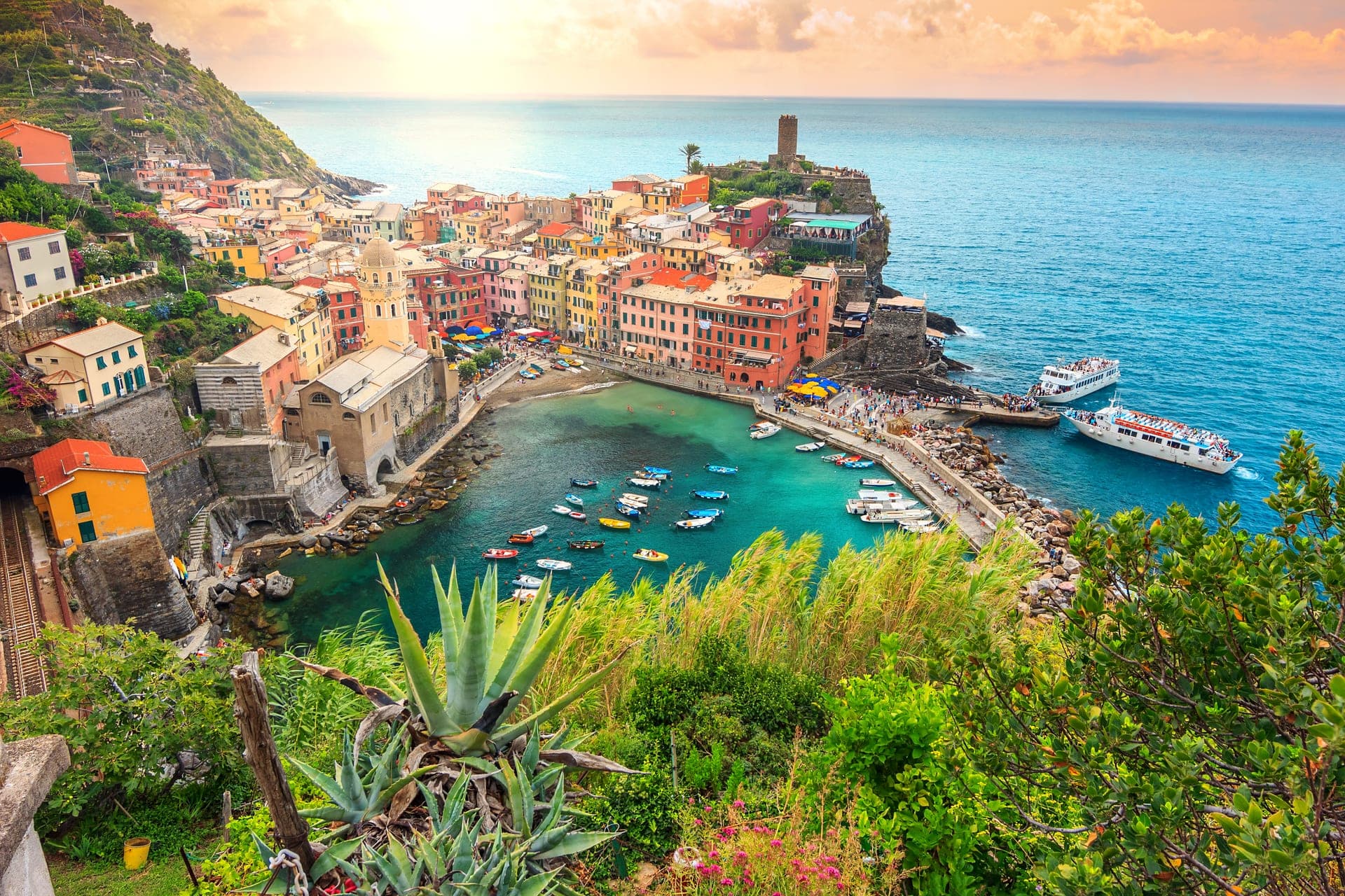 Día 16. 14 diciembre 2026 . Roma – Cinque Terre – Costa Azul.
